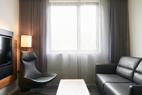 MOXY SOUTHAMPTION - image 8