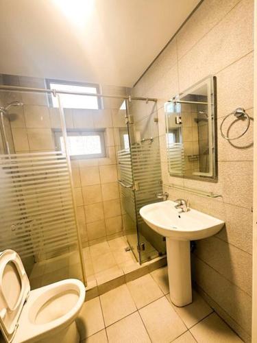 Central Apartment For Rent 27 - image 8