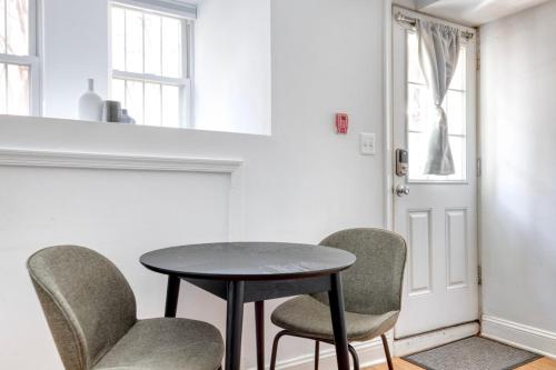 Dupont Circle 1BR w WD 2 blocks to Whole Foods WDC-62 in Washington, USA