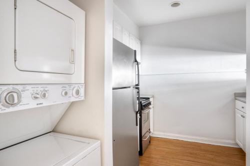 Dupont Circle 1BR w WD 2 blocks to Whole Foods WDC-62 in Washington, USA