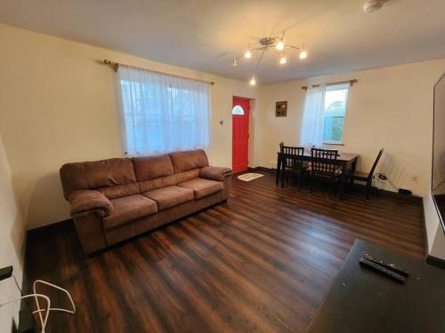 Entire cozy house in Hackensack, USA