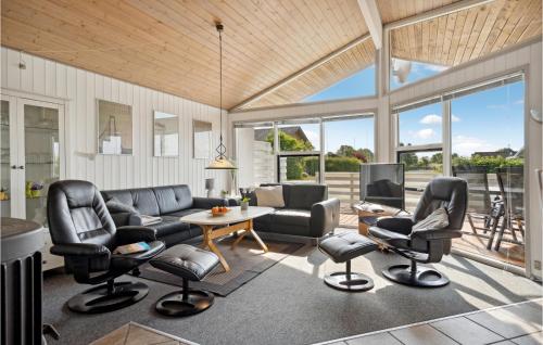  Awesome Home In Juelsminde With Kitchen in Sønderby