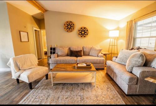 Guestroom, Charming Country Retreat in Dallas (TX)