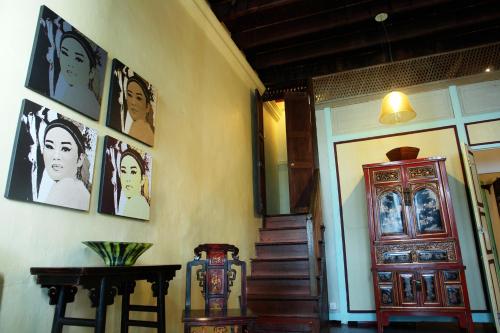 First Floor Suite image 3