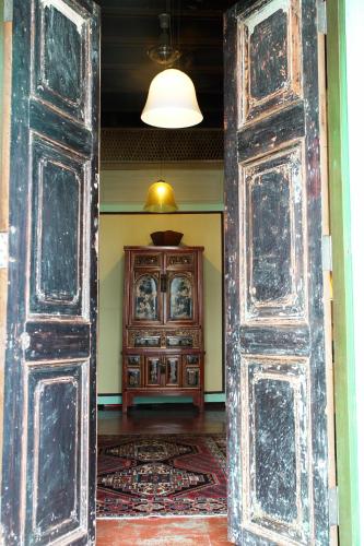 First Floor Suite image 4