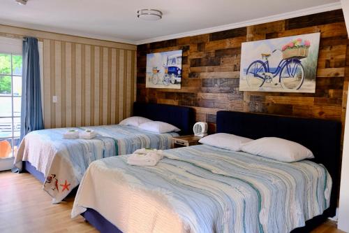 2 queen beds