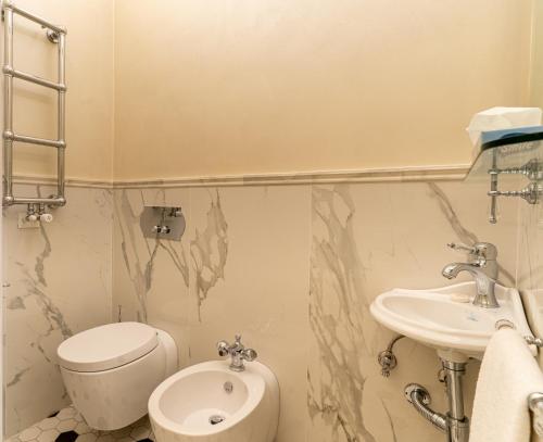 The Moon Boutique Hotel - image 11