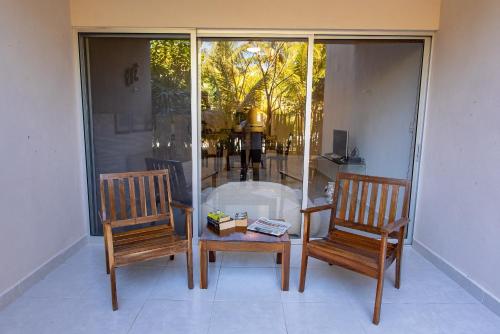 87965 Spacious and private retreat 1 block from the Ocean in Progreso East in Progreso, Mexico