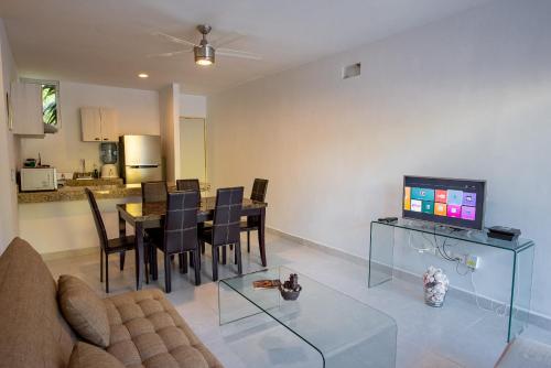 87965 Spacious and private retreat 1 block from the Ocean in Progreso East in Progreso, Mexico