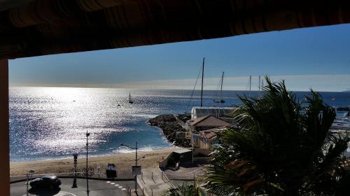 Beach, Sublime vue mer,parking,wifi near Base Nature Francois Leotard