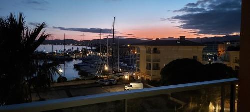 View, Sublime vue mer,parking,wifi near Base Nature Francois Leotard