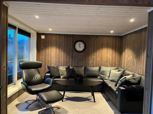 Modern lakehouse with sauna, near golf and alpine in 弗羅達爾