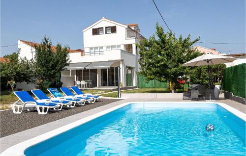 B&B Split - Nice Home In Dugopolje With Outdoor Swimming Pool, Wifi And 2 Bedrooms - Bed and Breakfast Split