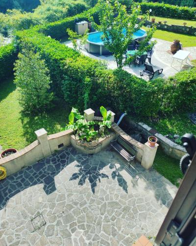 Peldbaseins, Casa Vacanze IL BOSCACCIO "Casa Serena" in Vergemoli