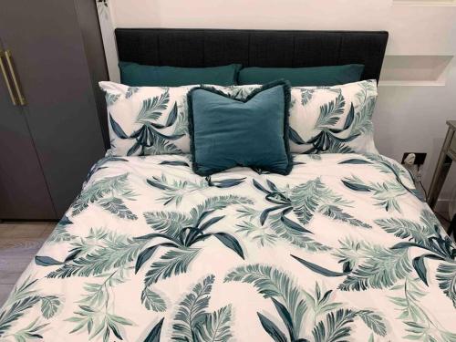Lux Private Entrance 1 bed Studio - Free Parking - ideal for COOP Live, MCR City Centre, Salford Royal Hospital & Buile Hill Mansion wedding venue, Manchester (Foto 7)
