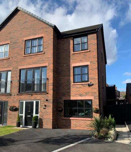 Lux Private Entrance 1 bed Studio - Free Parking - ideal for COOP Live, MCR City Centre, Salford Royal Hospital & Buile Hill Mansion wedding venue, Manchester (Foto 11)