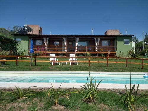 Abrazados Suites del Valle