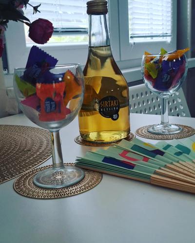 Ételek és italok, Santorini in Stevan Sremac