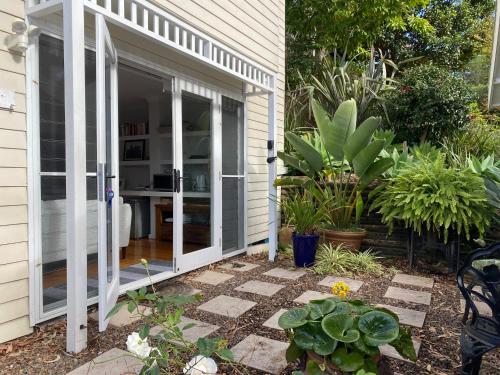 Travellers Retreat Bayview in Northern Beaches