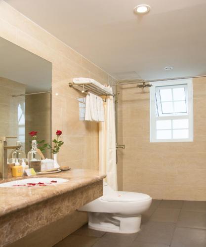 Premier Family Sea View Room with 2 Balconies image 3