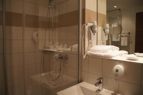 Bathroom, Euro Hotel Friedberg in Friedberg