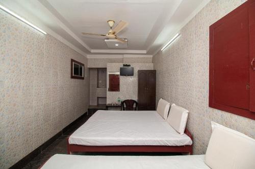 2 queen beds