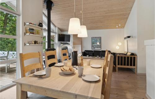 Stunning Home In Hadsund With 3 Bedrooms, Sauna And Wifi in Hadsund