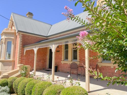 The Monarch Tumut - Luxury in the valley