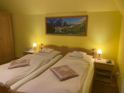 2 twin beds