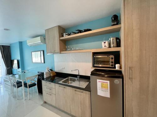 Apartments at The Bliss Condo by Lofty - image 5