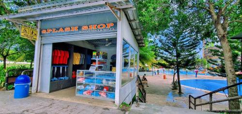 Malacca Palace Melaka Top 1 Waterpark Tickets with Unlimited Access by YGM 4-Star Guesthouse restaurant