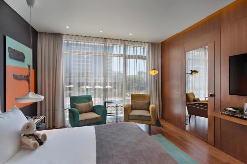 room detail thumbnail 1