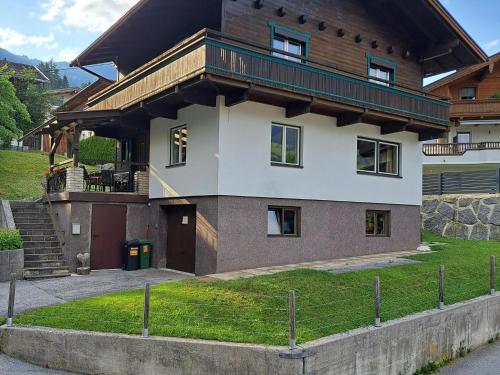 Four-Bedroom Holiday Home