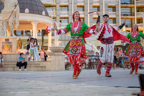 Imperial Palace Hotel - image 2