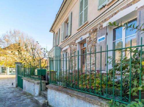 L' Eglise - 2 pièces avec balcon au dernier étage vue Paris - Location saisonnière - Saint-Prix