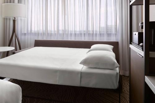Marriott Tampa Westshore - image 10