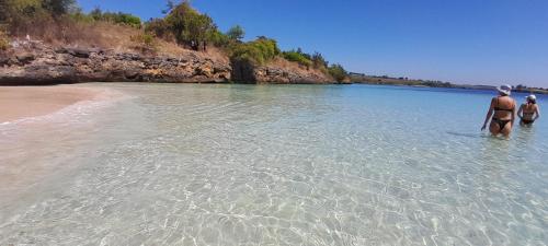 Ekas beach guesthouse and restaurant in Tanjung Ringgit