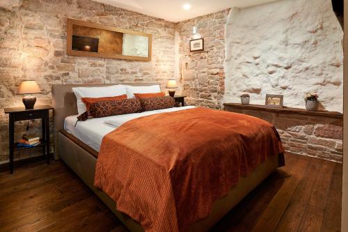 Rustic Apartments Sv Frane in the old town