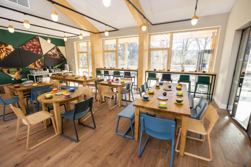 Ресторан, An Spiris Accommodation at Dundreggan Rewilding Centre in Інверморістон
