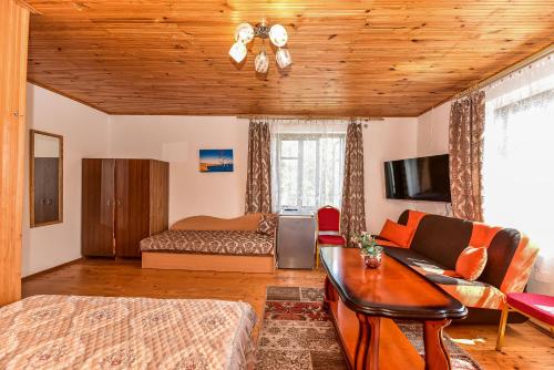 Family Room with Private Bathroom image 1