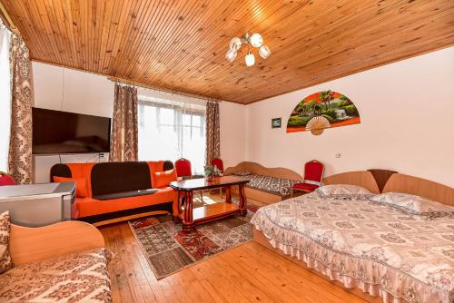 Family Room with Private Bathroom image 5