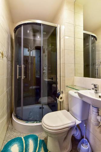 Family Room with Bathroom image 4