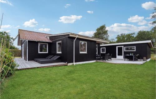  Nice Home In lbk With 3 Bedrooms, Pension in Ålbæk