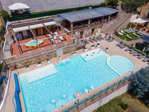Residence Villa il Casale - appartamenti wellness, piscina e SPA in Tovo San Giacomo
