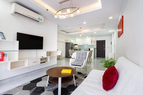 Scenic 2-bedrooms with Pool and Street View