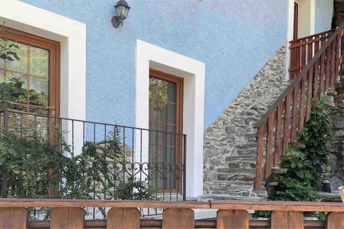 CASA DEL CIOS calda e intima casetta immersa nel verde delle montagne in Montescheno