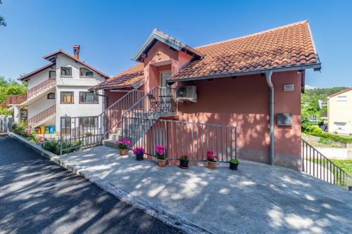 Viesnīcas āriene, Aura Apartment in Saršoni