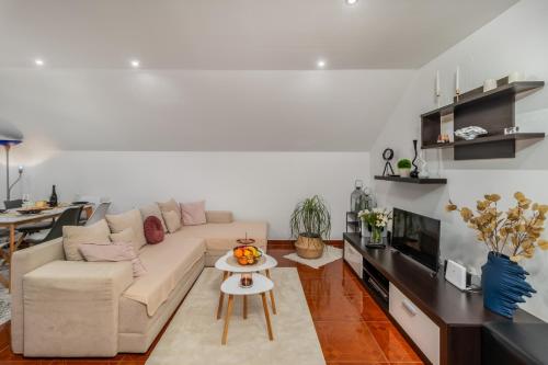 Aura Apartment in Saršoni