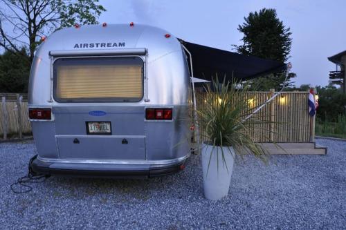 Airstream Retro USA caravan