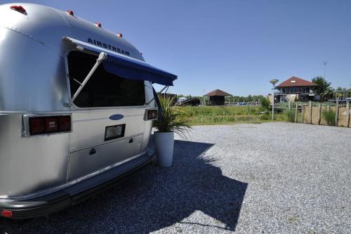 Airstream Retro USA caravan